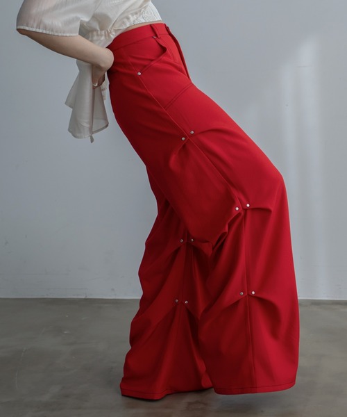 VACANCY（ヴァカンシー）の「ランダムリベットワイドスラックスパンツ（スラックス・レディース・レッド/ライトグレー/ブラック・SMALL/MEDIUM/LARGE）」の3枚目の写真