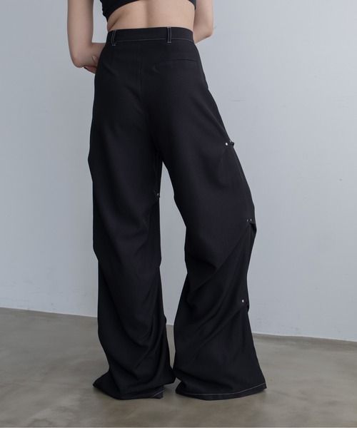 VACANCY（ヴァカンシー）の「ランダムリベットワイドスラックスパンツ（スラックス・レディース・レッド/ライトグレー/ブラック・SMALL/MEDIUM/LARGE）」の6枚目の写真