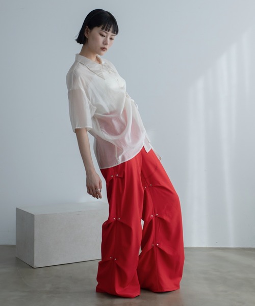 VACANCY（ヴァカンシー）の「ランダムリベットワイドスラックスパンツ（スラックス・レディース・レッド/ライトグレー/ブラック・SMALL/MEDIUM/LARGE）」の17枚目の写真