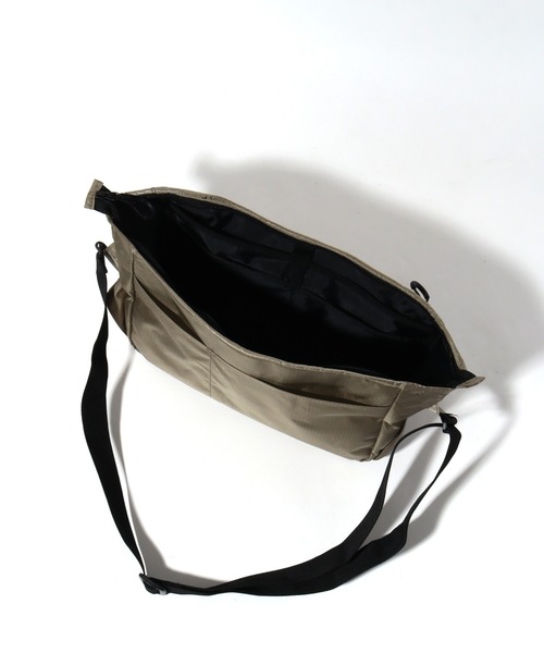 MICHAEL LINNELL(マイケル リンネル)の「【MICHAEL LINNELL/マイケルリンネル】Shoulder/ワンショルダー(容量:約10L)(ショルダーバッグ・メンズ・ベージュ・FREE)」の10枚目の写真