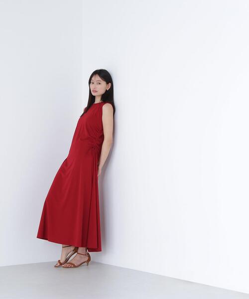 NATURAL BEAUTY BASIC（ナチュラルビューティーベーシック）の「◇サイドギャザーカットソーワンピース（ワンピース・レディース・ブラウン/レッド/ブラック・MEDIUM/P/S）」の4枚目の写真