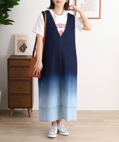 Anna Nicola(アンナニコラ)の「Anna Nicola グラデーションデニムジャンパースカート(ジャンパースカート・レディース・ブラック/インディゴブルー・38)」の1枚目の写真
