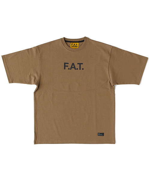 FAT(エフエイティー)の「SIGNATee(Tシャツ/カットソー・メンズ・ホワイト/ブラック/ベージュ/オリーブ・TITCH(M)/SKINNY(L)/FAT(XL)/JUMBO(XXL))」の1枚目の写真