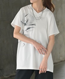 VネックフラワープリントTシャツ