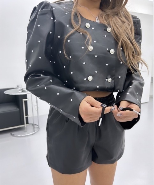 ipugo（イプゴ）の「ipugo/イプゴ レザーショートパンツ（その他パンツ・レディース・ベージュ/ブラック・FREE）」の7枚目の写真