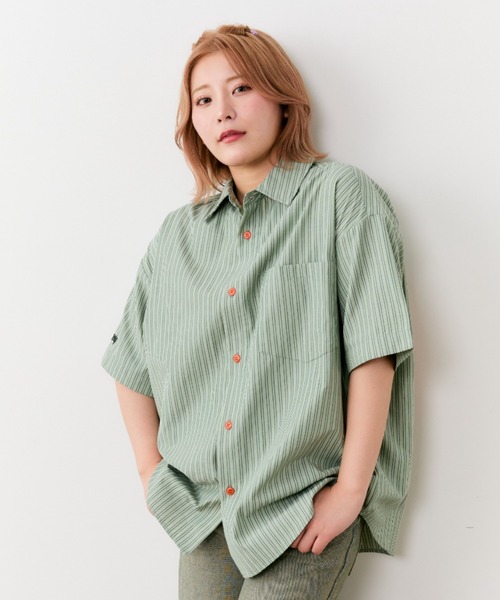 セール】バックプリントストライプシャツ（シャツ/ブラウス）｜HUGELY