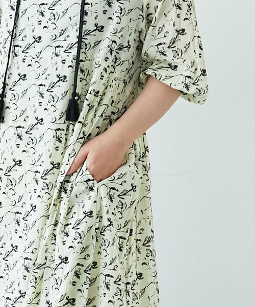 le.coeur blanc（ルクールブラン）の「フラワーモチーフスキッパーワンピース（ワンピース・レディース・ホワイト系その他2/ブラック系その他・38）」の6枚目の写真