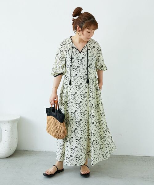 le.coeur blanc（ルクールブラン）の「フラワーモチーフスキッパーワンピース（ワンピース・レディース・ホワイト系その他2/ブラック系その他・38）」の9枚目の写真