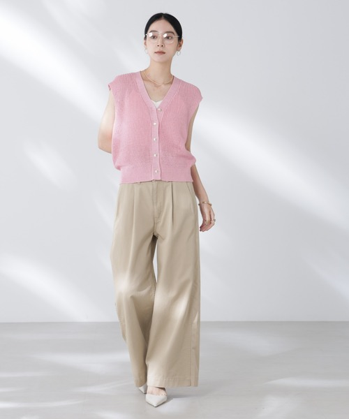 NANO universe(ナノユニバース)の「ペーパーヤーン畦ニットベスト(ベスト・レディース・チャコール/ピンク/オフホワイト・FREE)」の15枚目の写真