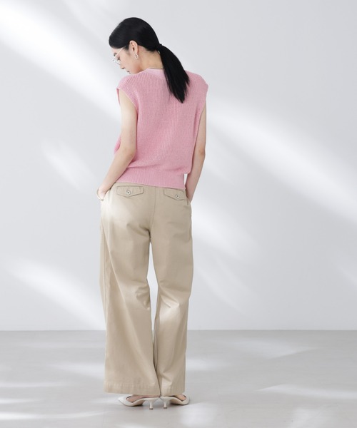 NANO universe(ナノユニバース)の「ペーパーヤーン畦ニットベスト(ベスト・レディース・チャコール/ピンク/オフホワイト・FREE)」の17枚目の写真