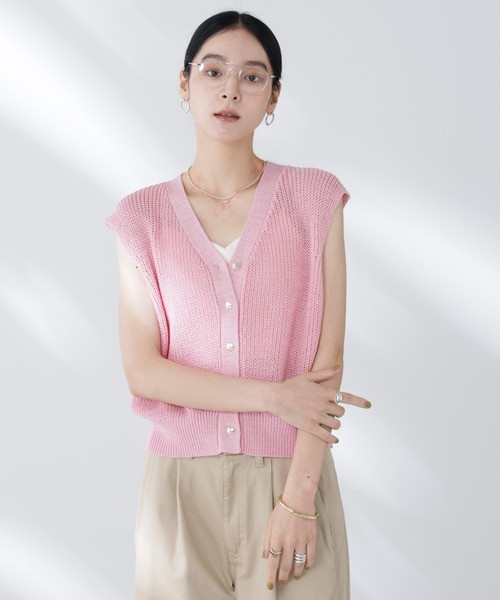 NANO universe(ナノユニバース)の「ペーパーヤーン畦ニットベスト(ベスト・レディース・チャコール/ピンク/オフホワイト・FREE)」の12枚目の写真