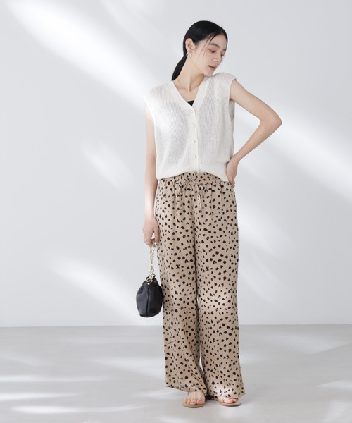 NANO universe(ナノユニバース)の「ペーパーヤーン畦ニットベスト(ベスト・レディース・チャコール/ピンク/オフホワイト・FREE)」の10枚目の写真