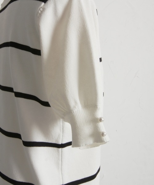 tocco closet(トッコ クローゼット)の「【ZOZO限定】袖パールアシンメトリーリボンニットトップス(ニット/セーター・レディース・オフホワイト/ネイビー/ホワイト×ブラック/その他/ピンク/ブルー・M)」の7枚目の写真