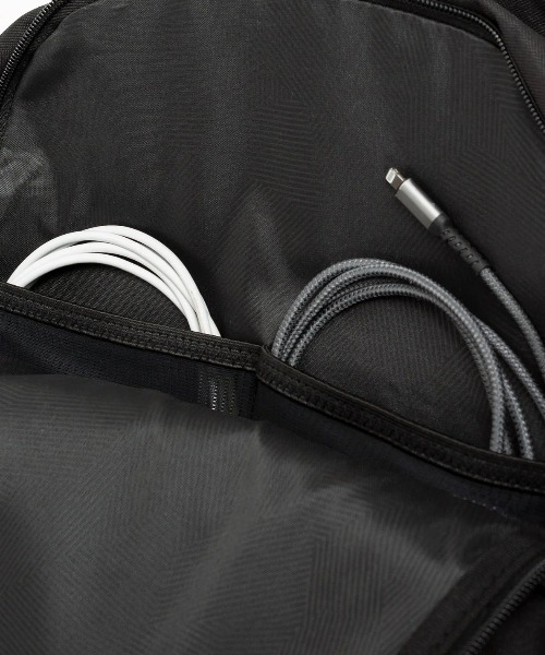 VOLCOM（ボルコム）の「【VOLCOM/ボルコム】Upperclass Backpack /ロゴワンポイントバックパック・リュックサック（バックパック/リュック・レディース・ブラック・FREE）」の3枚目の写真