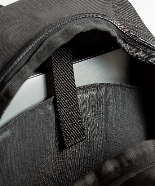 VOLCOM（ボルコム）の「【VOLCOM/ボルコム】Upperclass Backpack /ロゴワンポイントバックパック・リュックサック（バックパック/リュック・レディース・ブラック・FREE）」の8枚目の写真