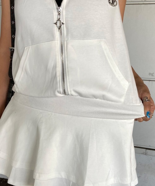 non-hedge(ノンヘッジ)の「シルバープレートノースリーブフードミニワンピース(ワンピース・レディース・グレー/オフホワイト/ブラック・FREE)」の10枚目の写真