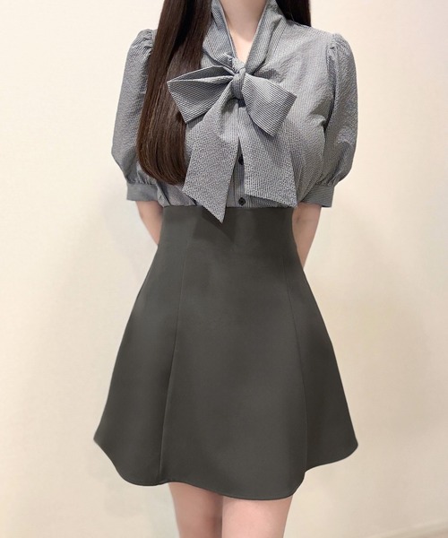 junoah（ジュノア）の「レースアップフレアミニスカート（スカート・レディース・アイボリー/ブラック/チャコール・LARGE/MEDIUM/SMALL）」の8枚目の写真