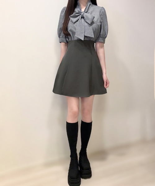 junoah（ジュノア）の「レースアップフレアミニスカート（スカート・レディース・アイボリー/ブラック/チャコール・LARGE/MEDIUM/SMALL）」の10枚目の写真
