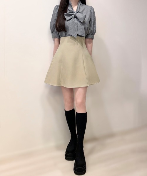 junoah（ジュノア）の「レースアップフレアミニスカート（スカート・レディース・アイボリー/ブラック/チャコール・LARGE/MEDIUM/SMALL）」の12枚目の写真