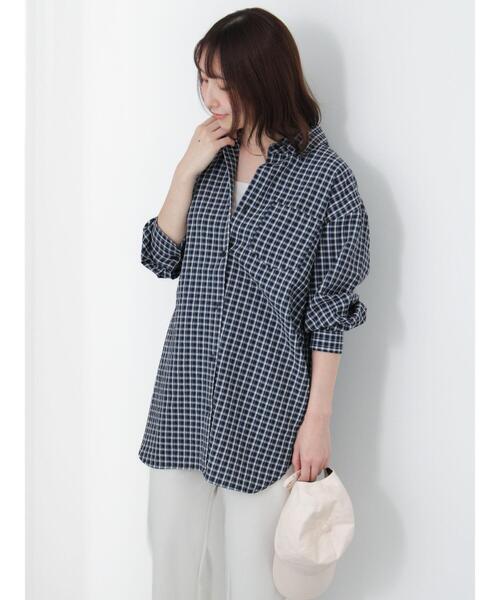 Te chichi TERRASSE(テチチテラス)の「オーバーサイズチェックシャツ(シャツ/ブラウス・レディース・オフホワイト/ネイビー/ブラウン・F)」の6枚目の写真