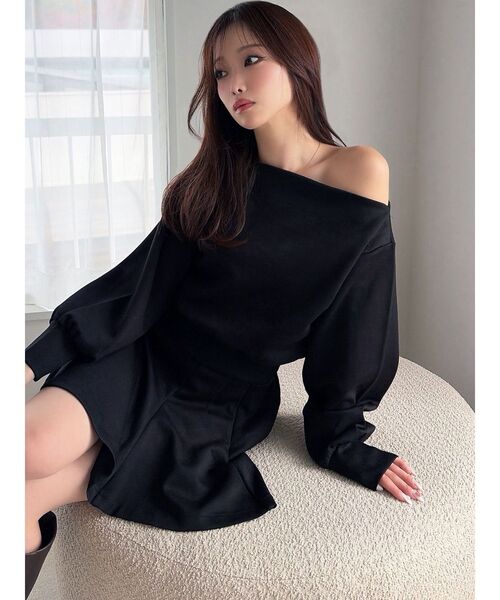 RESEXXY(リゼクシー)の「ワンショルスウェットトップス【セットアップ着用可能】(スウェット・レディース・ホワイト/グレー/ブラック・FREE)」の5枚目の写真