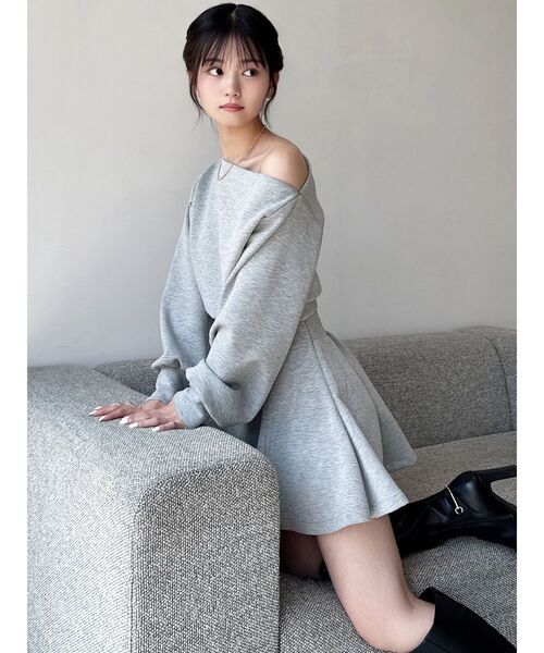 RESEXXY(リゼクシー)の「ワンショルスウェットトップス【セットアップ着用可能】(スウェット・レディース・ホワイト/グレー/ブラック・FREE)」の11枚目の写真