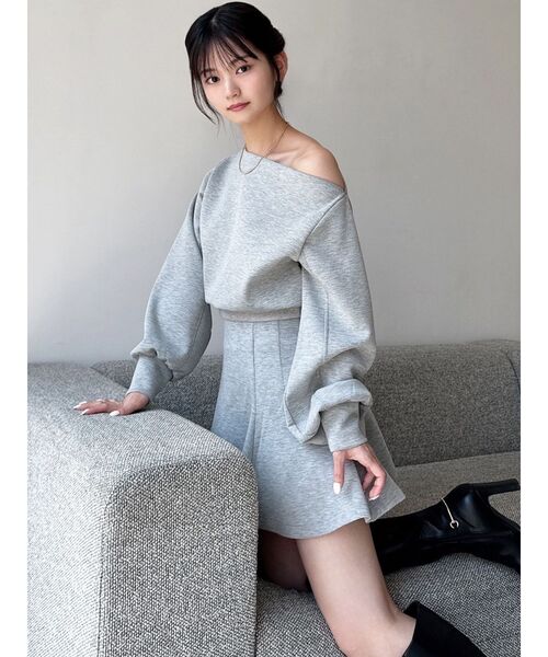 RESEXXY(リゼクシー)の「ワンショルスウェットトップス【セットアップ着用可能】(スウェット・レディース・ホワイト/グレー/ブラック・FREE)」の12枚目の写真