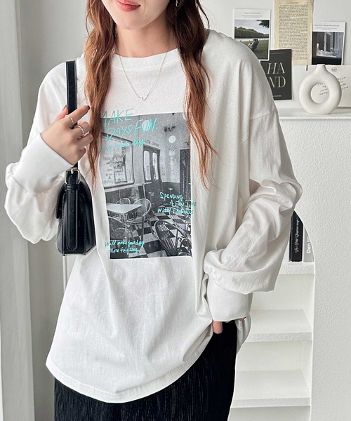 GeeRA(ジーラ)の「アソートデザインフォトプリントロンT(Tシャツ/カットソー・レディース・ホワイト系その他/チャコール/オフホワイト/グレー系その他・MEDIUM/LARGE)」の1枚目の写真