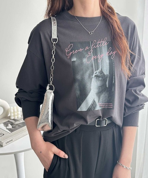 GeeRA(ジーラ)の「アソートデザインフォトプリントロンT(Tシャツ/カットソー・レディース・ホワイト系その他/チャコール/オフホワイト/グレー系その他・MEDIUM/LARGE)」の16枚目の写真