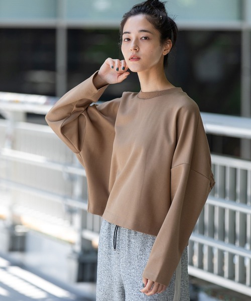Munich(ミューニック)の「コットンダンボールニットバックシャーリングプルオーバー(Tシャツ/カットソー・レディース・ブラック/キャメル/ブルー・FREE)」の9枚目の写真