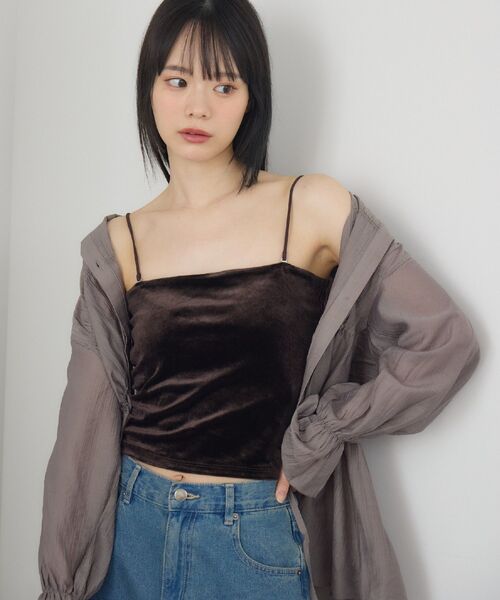 RETRO GIRL（レトロガール）の「【新色追加】カップ付クロップドキャミ（キャミソール・レディース・シルバー/オフホワイト/ブラウン系その他/ブラック/ライトグレー/ブラウン・FREE）」の21枚目の写真