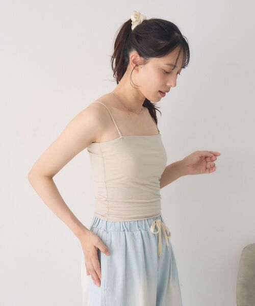 RETRO GIRL（レトロガール）の「【新色追加】カップ付クロップドキャミ（キャミソール・レディース・シルバー/オフホワイト/ブラウン系その他/ブラック/ライトグレー/ブラウン・FREE）」の11枚目の写真