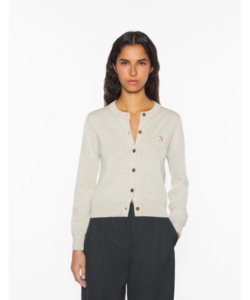 Maison Kitsune（メゾンキツネ）の「BABY FOX MERINO REGULAR CARDIGAN（カーディガン/ボレロ・レディース・ライトベージュ/ブラック/ライトグレー/アイボリー・L/M/S/XS）」の22枚目の写真