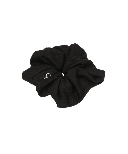 CLANE(クラネ)の「LOGO SCRUNCHIE(シュシュ・レディース・ホワイト/ブラック/グレー・FREE)」の8枚目の写真