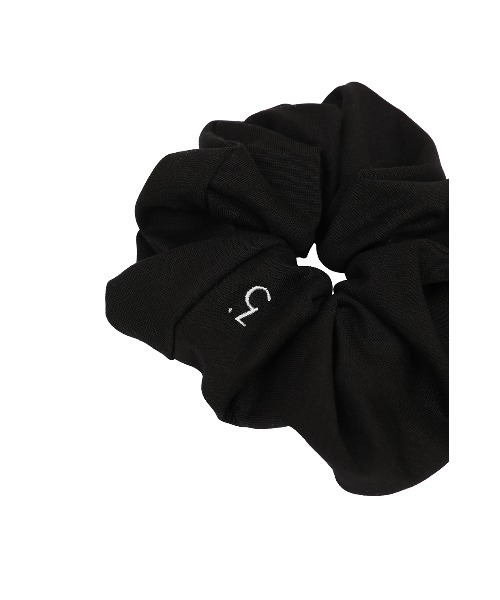 CLANE(クラネ)の「LOGO SCRUNCHIE(シュシュ・レディース・ホワイト/ブラック/グレー・FREE)」の7枚目の写真
