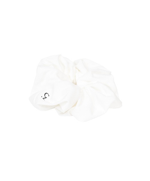 CLANE(クラネ)の「LOGO SCRUNCHIE(シュシュ・レディース・ホワイト/ブラック/グレー・FREE)」の5枚目の写真