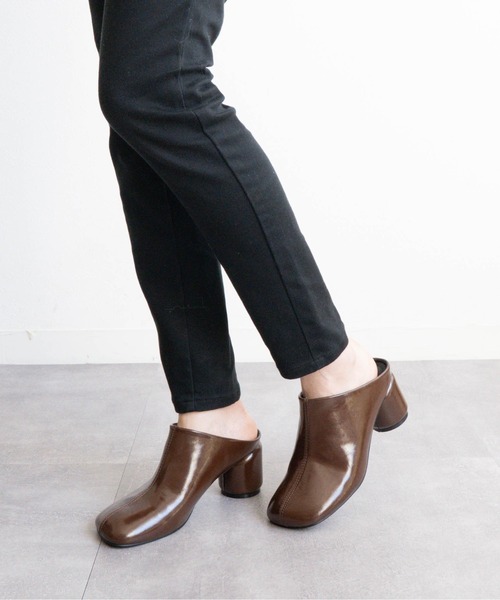 Fabby fabby（ファビィーファビィー）の「オブリークトゥサボヒールサンダル（サンダル・レディース・ブラック系その他/ブラウン系その他/ホワイト系その他・SMALL/MEDIUM/LARGE）」の17枚目の写真