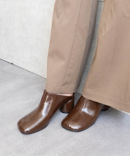 Fabby fabby（ファビィーファビィー）の「オブリークトゥサボヒールサンダル（サンダル・レディース・ブラック系その他/ブラウン系その他/ホワイト系その他・SMALL/MEDIUM/LARGE）」の11枚目の写真