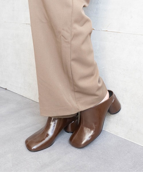 Fabby fabby（ファビィーファビィー）の「オブリークトゥサボヒールサンダル（サンダル・レディース・ブラック系その他/ブラウン系その他/ホワイト系その他・SMALL/MEDIUM/LARGE）」の12枚目の写真