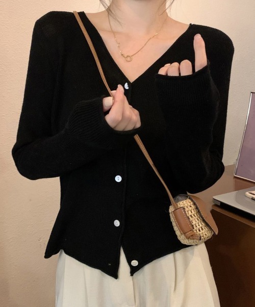 Miniministore(ミニミニストア)の「ニットカーディガンVネックニットトップス(カーディガン/ボレロ・レディース・アイボリー/ブラック/ホワイト/グリーン・FREE)」の3枚目の写真
