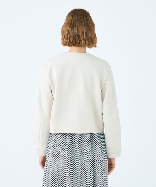 BALLSEY（ボールジィ）の「リップルダンボール ライトクルーネックジャケット（ノーカラージャケット・レディース・ライトベージュ/ネイビー・36）」の6枚目の写真