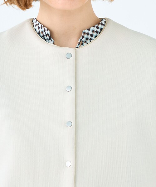 BALLSEY（ボールジィ）の「リップルダンボール ライトクルーネックジャケット（ノーカラージャケット・レディース・ライトベージュ/ネイビー・36）」の8枚目の写真