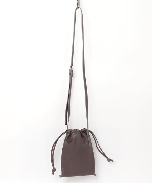 PATRICK STEPHAN(パトリックステファン)の「パトリック ステファン / Leather cell phone bag 'drawstring' ショルダーバッグ スマートフォンケース 巾着(ショルダーバッグ・メンズ・チャコールグレー/ブラック/ベージュ・FREE)」の2枚目の写真