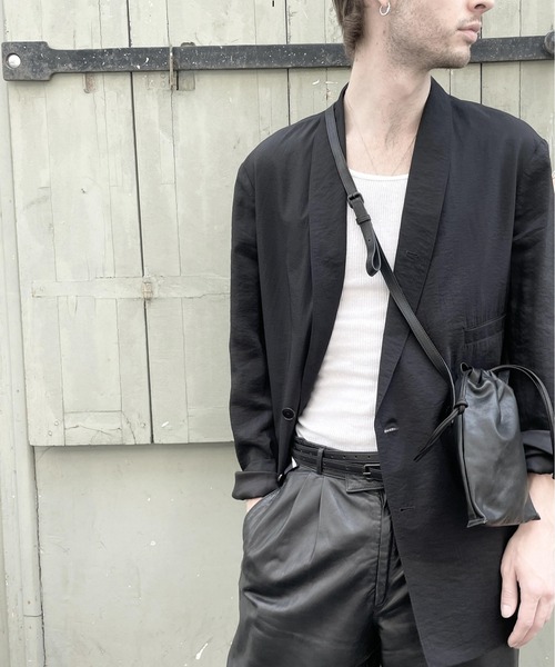 PATRICK STEPHAN(パトリックステファン)の「パトリック ステファン / Leather cell phone bag 'drawstring' ショルダーバッグ スマートフォンケース 巾着(ショルダーバッグ・メンズ・チャコールグレー/ブラック/ベージュ・FREE)」の1枚目の写真