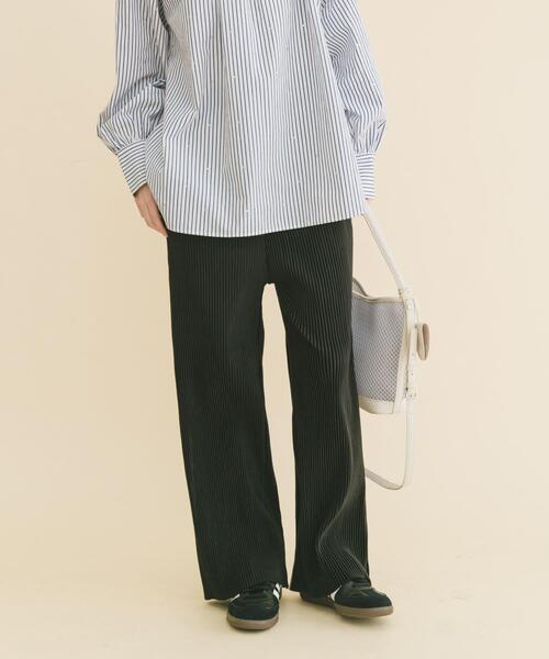 ITEMS URBANRESEARCH(アイテムズ アーバンリサーチ)の「プリーツシャーリングパンツ(その他パンツ・レディース・ブラック/グレー系その他/ブラウン・FREE)」の2枚目の写真