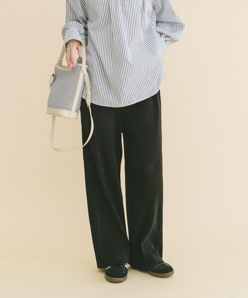 ITEMS URBANRESEARCH(アイテムズ アーバンリサーチ)の「プリーツシャーリングパンツ(その他パンツ・レディース・ブラック/グレー系その他/ブラウン・FREE)」の5枚目の写真