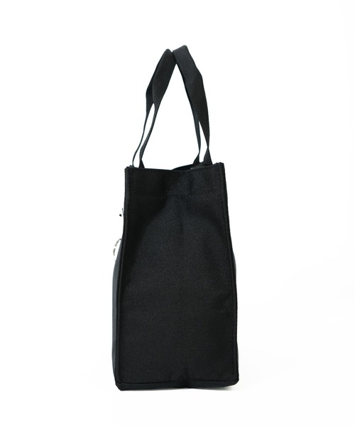 PAUL & JOE ACCESSOIRES（ポールアンドジョーアクセソワ）の「【PAUL & JOE ACCESSOIRES /ポール アンド ジョー アクセソワ 】 CASUAL・PLATE METAL チャーム付きランチトート（トートバッグ・レディース・ブラック・FREE）」の9枚目の写真