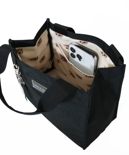 PAUL & JOE ACCESSOIRES（ポールアンドジョーアクセソワ）の「【PAUL & JOE ACCESSOIRES /ポール アンド ジョー アクセソワ 】 CASUAL・PLATE METAL チャーム付きランチトート（トートバッグ・レディース・ブラック・FREE）」の6枚目の写真