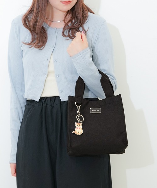 PAUL & JOE ACCESSOIRES（ポールアンドジョーアクセソワ）の「【PAUL & JOE ACCESSOIRES /ポール アンド ジョー アクセソワ 】 CASUAL・PLATE METAL チャーム付きランチトート（トートバッグ・レディース・ブラック・FREE）」の11枚目の写真