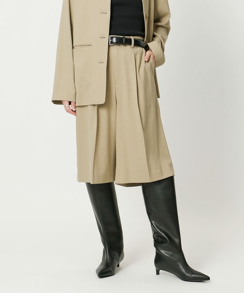 MARW UNITED ARROWS(マルゥ ユナイテッドアローズ)の「<MARW UNITED ARROWS>タック ショート パンツ(その他パンツ・レディース・ベージュ/ブラック・36/38)」の1枚目の写真